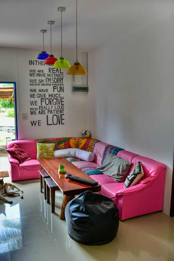 Love Station Hostel Baan Tai Exteriör bild