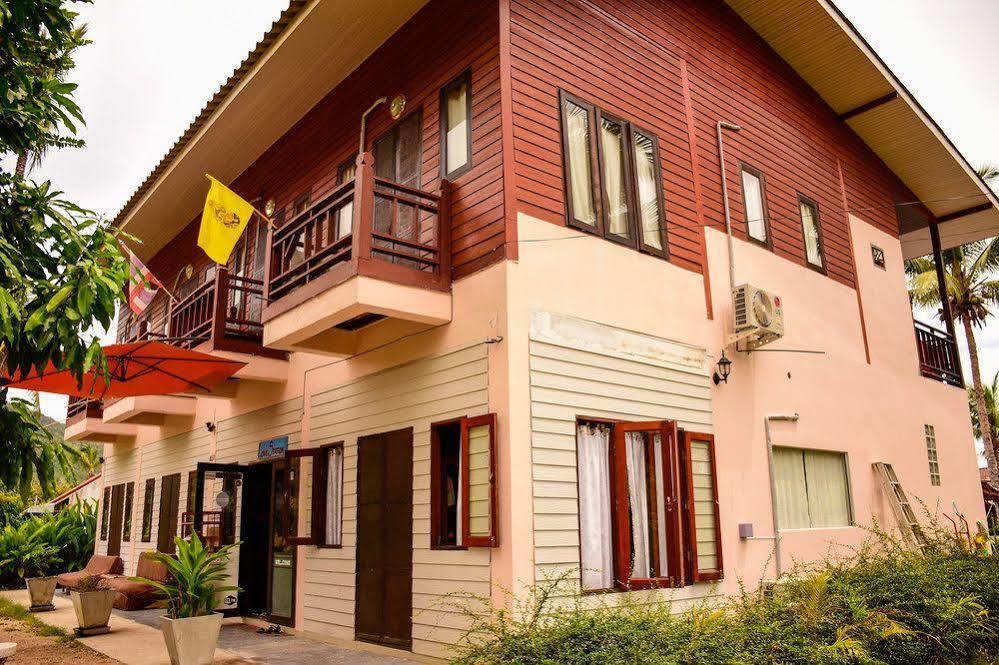 Love Station Hostel Baan Tai Exteriör bild
