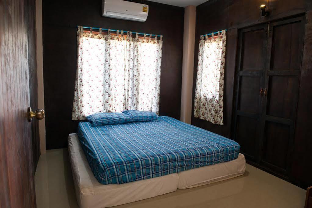 Love Station Hostel Baan Tai Exteriör bild