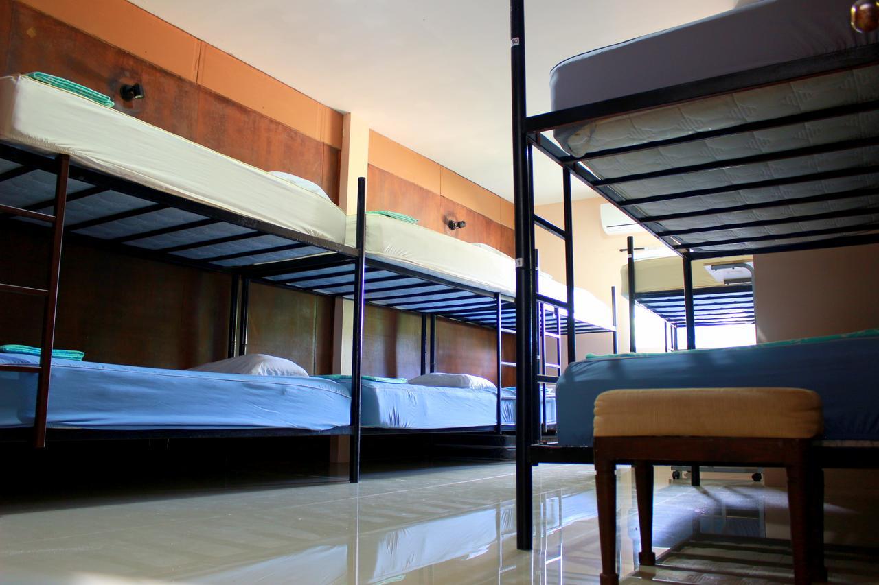 Love Station Hostel Baan Tai Exteriör bild