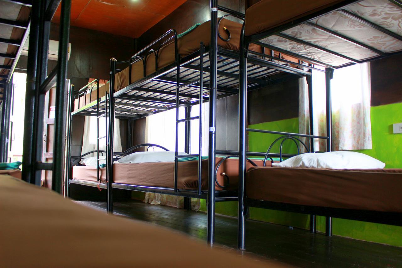 Love Station Hostel Baan Tai Rum bild