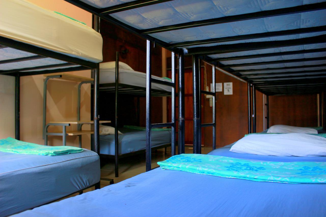 Love Station Hostel Baan Tai Exteriör bild