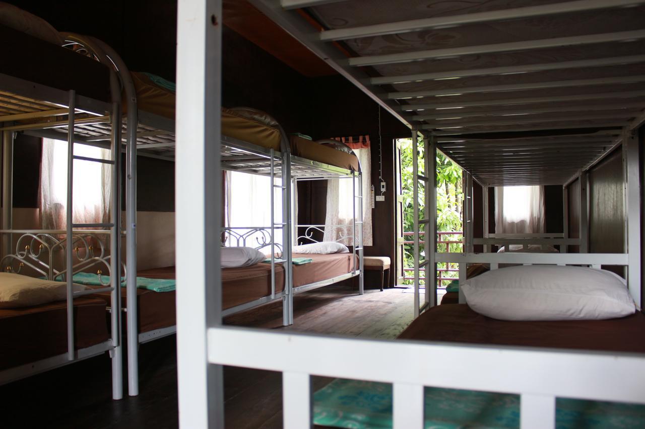Love Station Hostel Baan Tai Exteriör bild