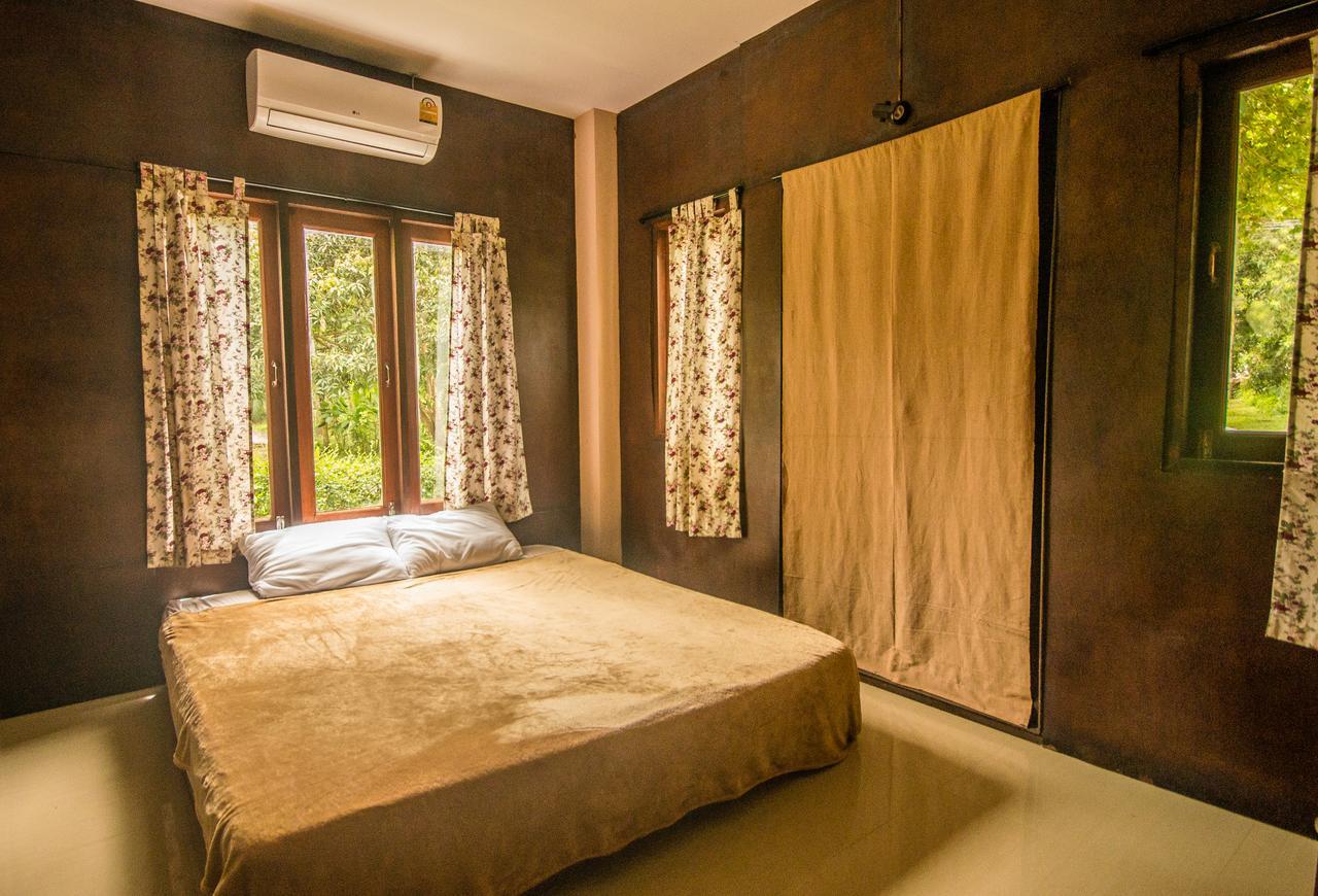 Love Station Hostel Baan Tai Exteriör bild