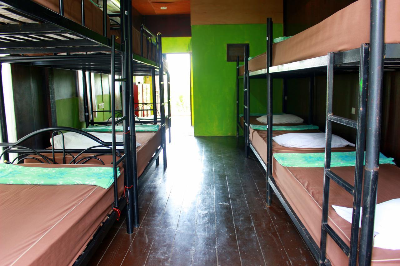 Love Station Hostel Baan Tai Exteriör bild