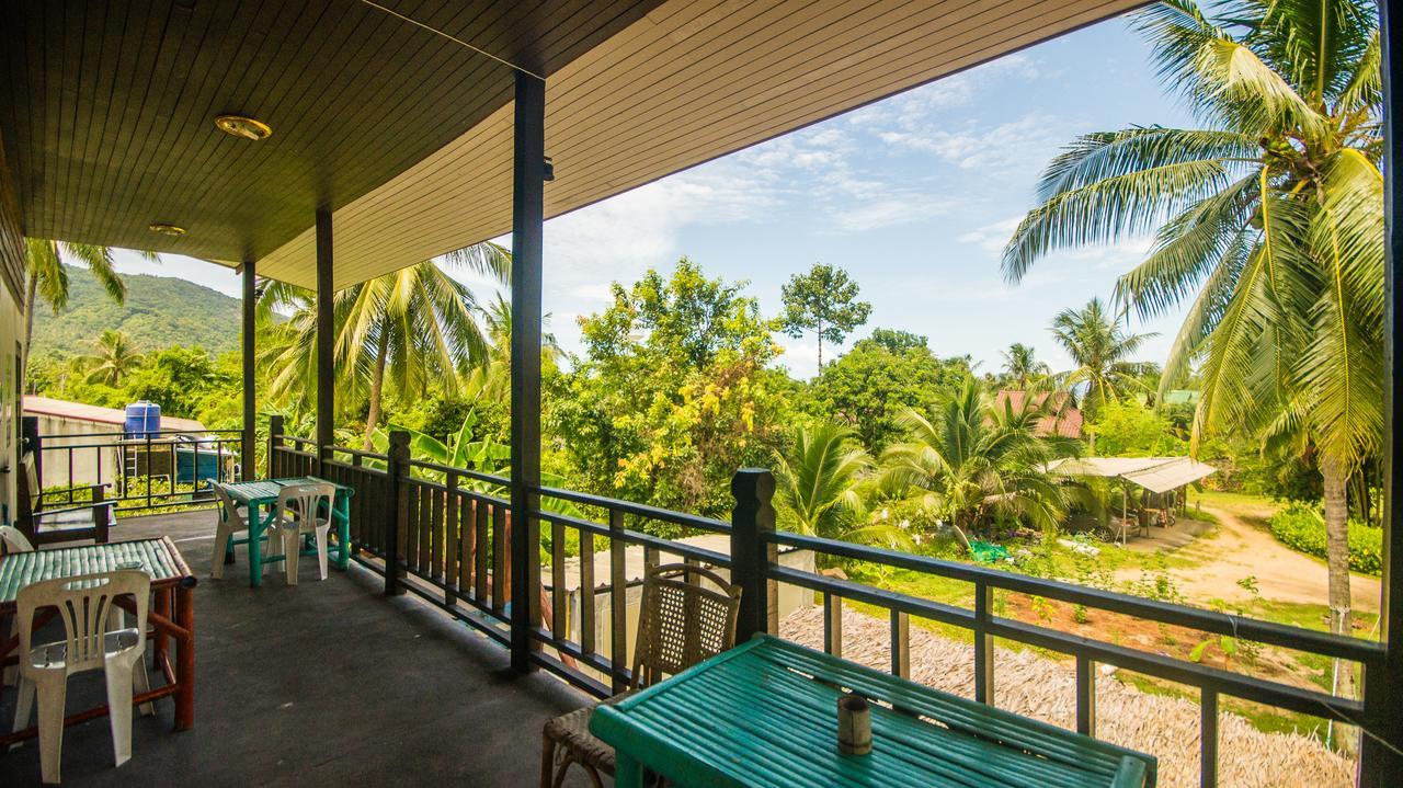 Love Station Hostel Baan Tai Exteriör bild